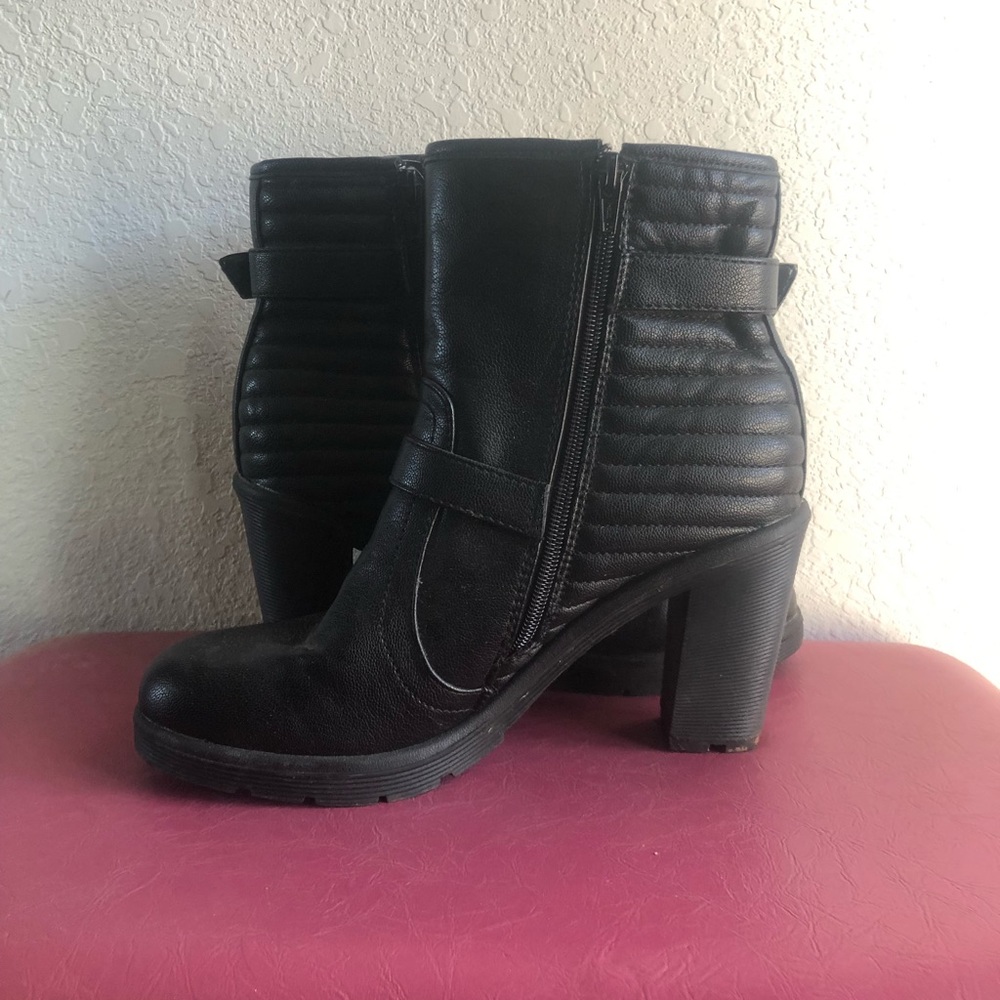 GUESS Moto style heeled boots EUC!!! - Picture 2 of 4